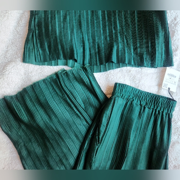 Zara Co-ord Set pleated top & pleated pants raw hems green Sz L NWT - Picture 4 of 16